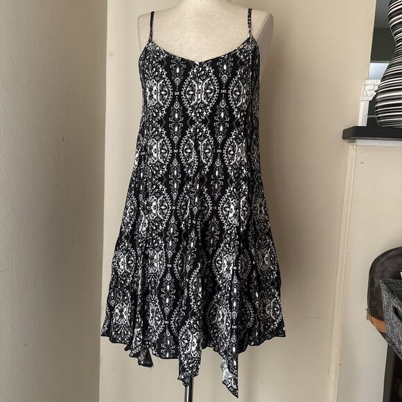 LILY ROSE BLACK IVORY FLORAL SPAGHETTI STAP FLUTED HEMLINE DRESS SIZE XL EUCXL - Picture 1 of 10